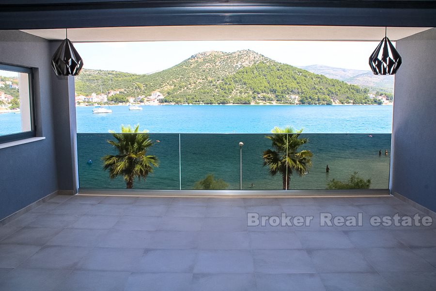 01 2021 191 Trogir area apartment sea front for sale