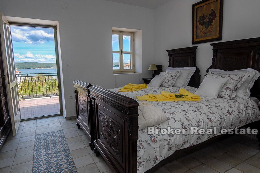 16 2014 148 Island stone house sea view for sale