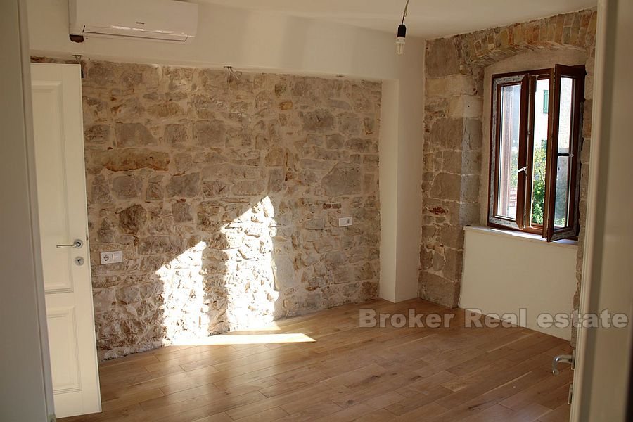 008 2021 208 vodice renovated stone house for sale