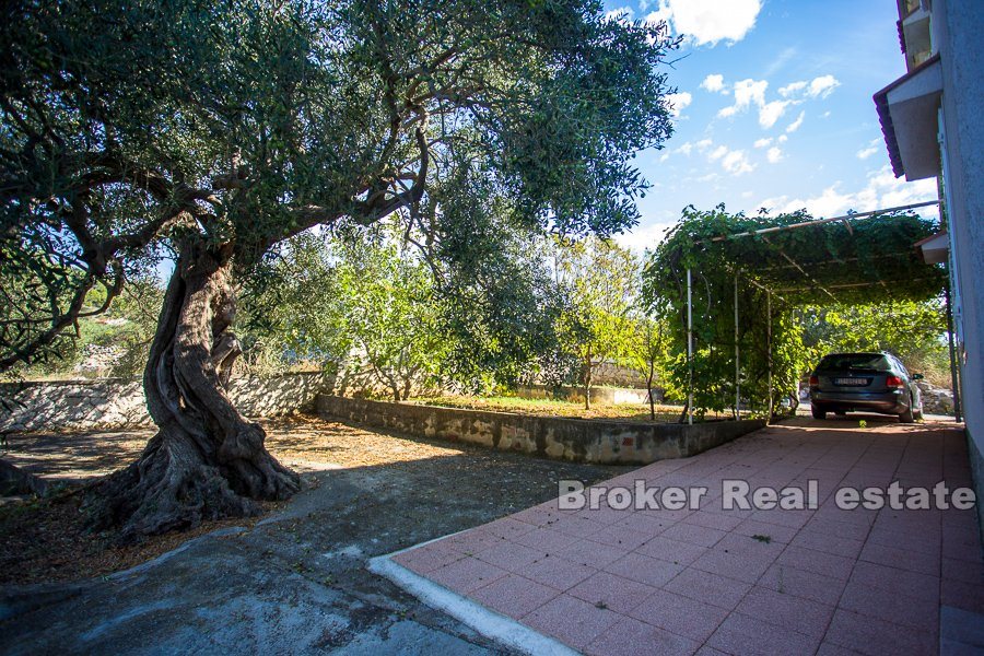 05 2019 90 Trogir area house sea view for sale