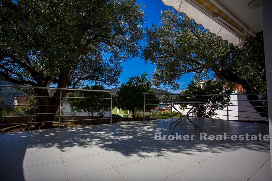 07 2019 90 Trogir area house sea view for sale