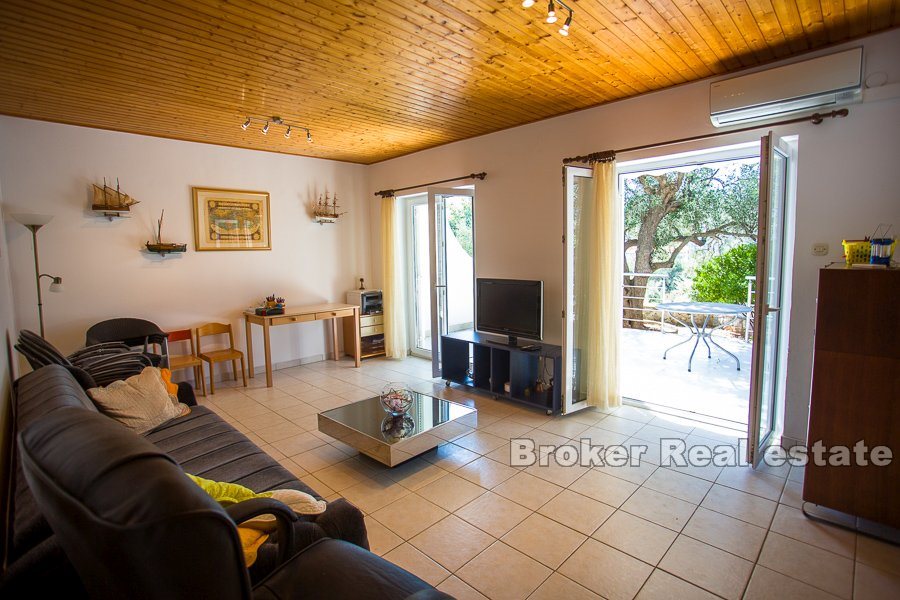 10 2019 90 Trogir area house sea view for sale