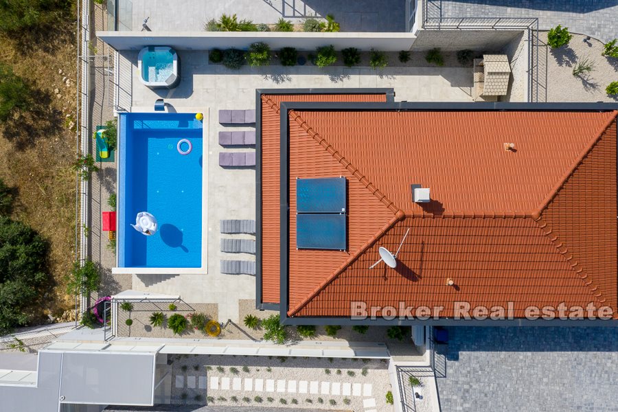 008 2022 197 Omis villa swimming pool for sale
