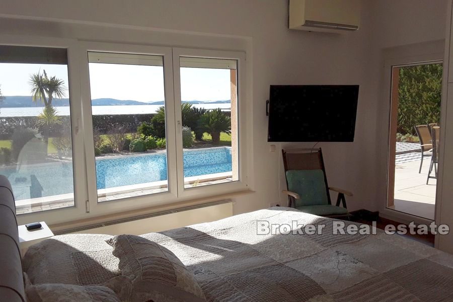 007 2021 216 near zadar seafront villa with pool for sale6