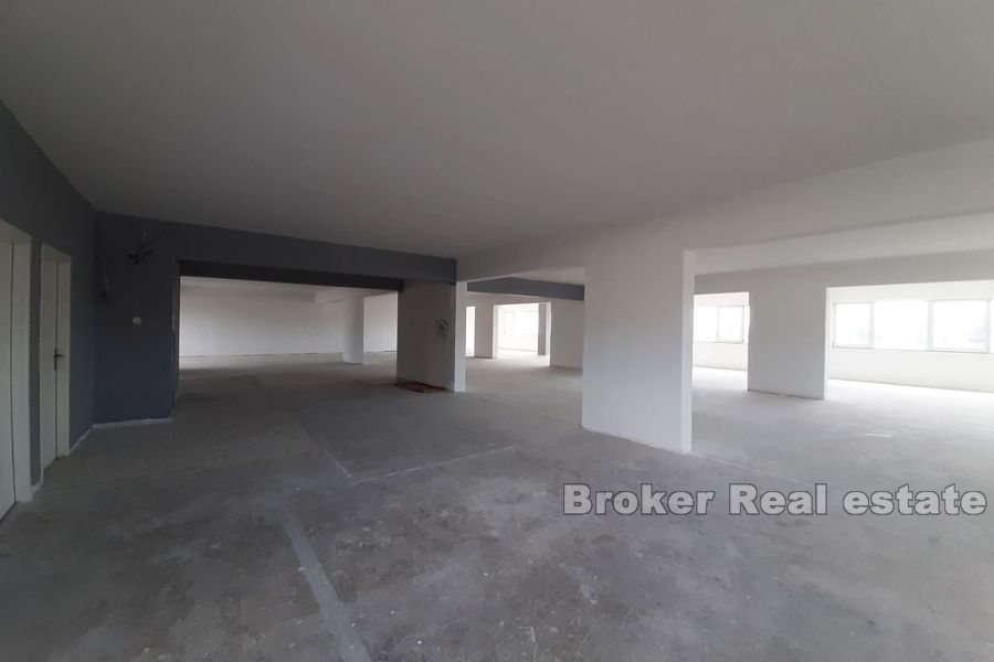 002 2016 399 split business space for rent