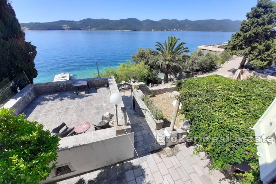 001 2016 409 Peljesac stone captains house seafront for sale