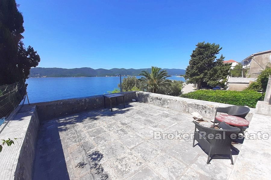 010 2016 409 Peljesac stone captains house seafront for sale