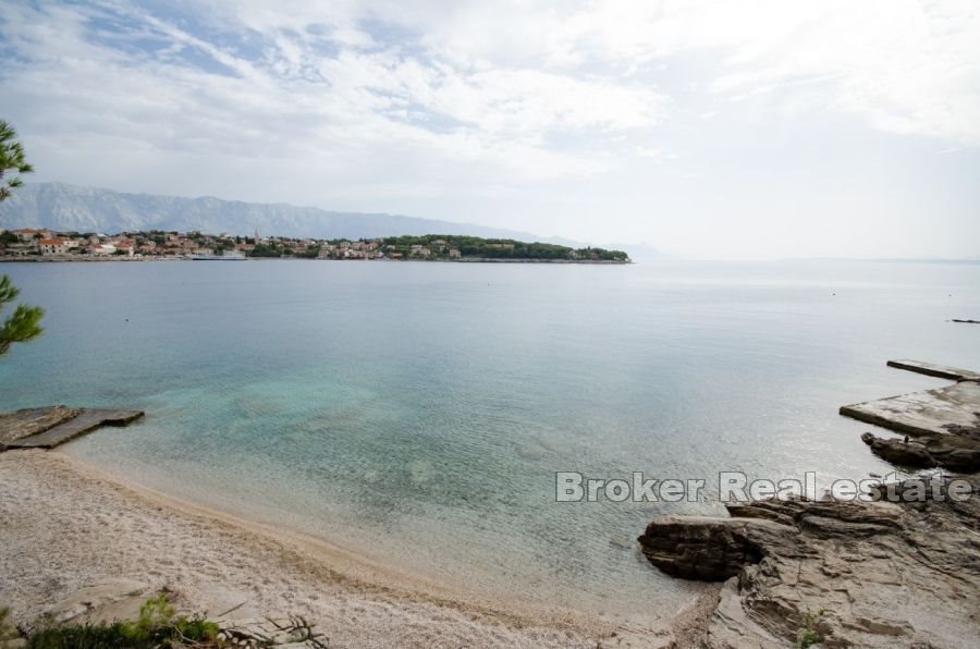 11 2011 86 Brac house sea front for sale