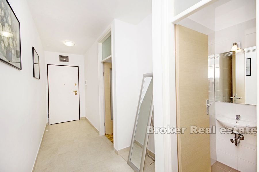 017 4978 30 makarska three bedrooms apartment for sale