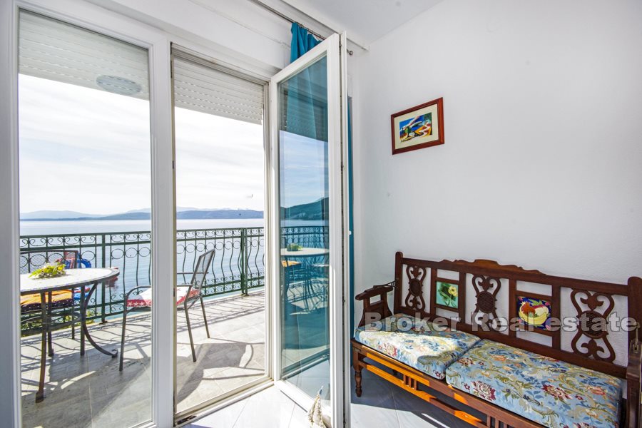 10 2018 144 Omis area house sea front for sale