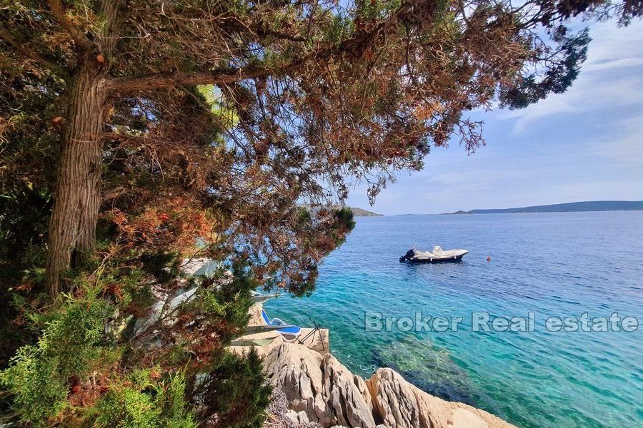 013 2018 155 island ciovo seafront house with pool for sale