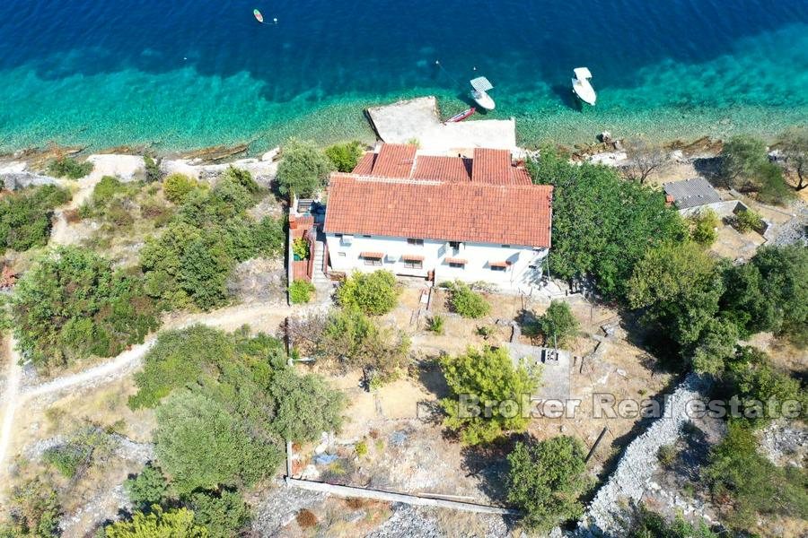 006 2024 105 island drvenik seafront house for sale
