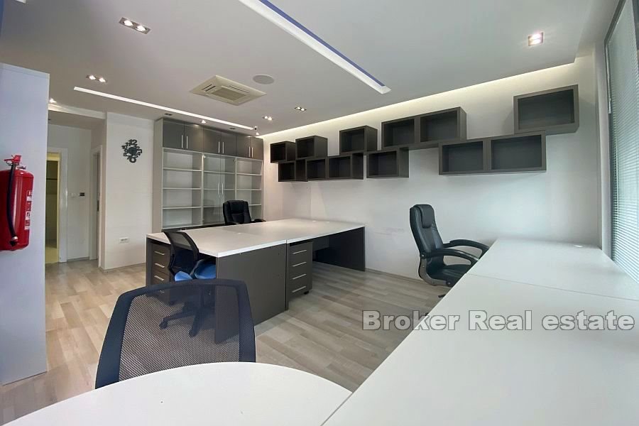 004 2027 23 attractive office space Kman 104m2 Split for rent