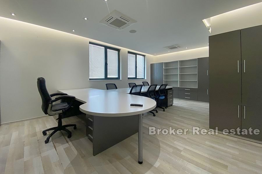 005 2027 23 attractive office space Kman 104m2 Split for rent