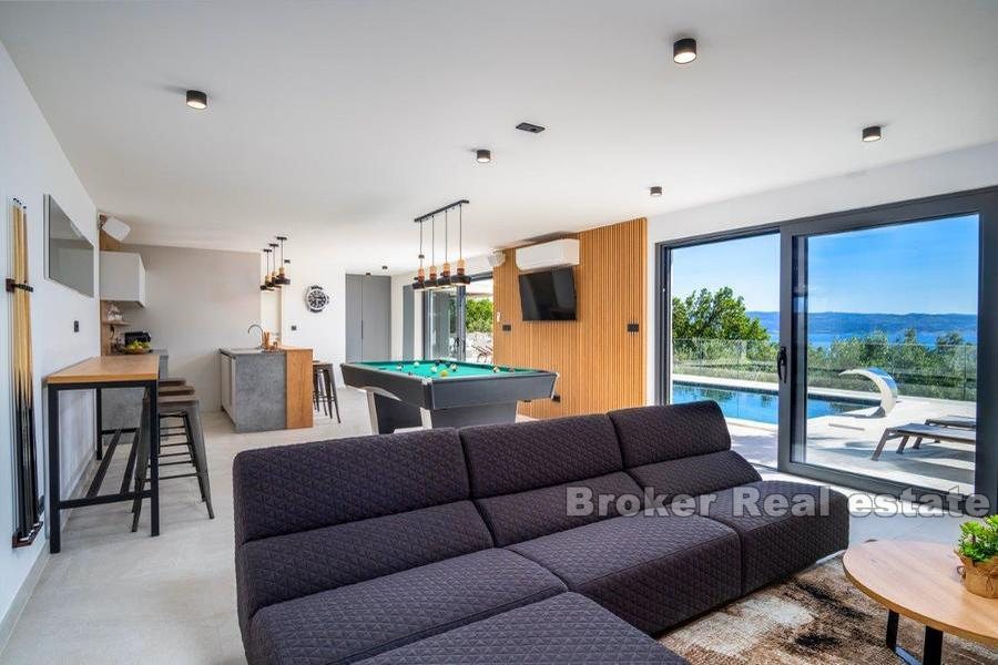 013 2022 308 near split luxury villa pool sea view for sale