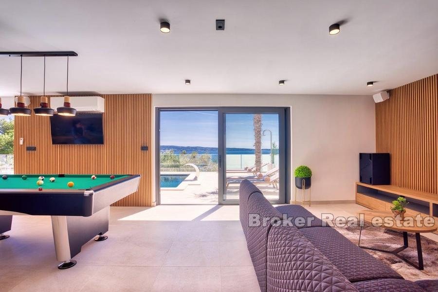 014 2022 308 near split luxury villa pool sea view for sale