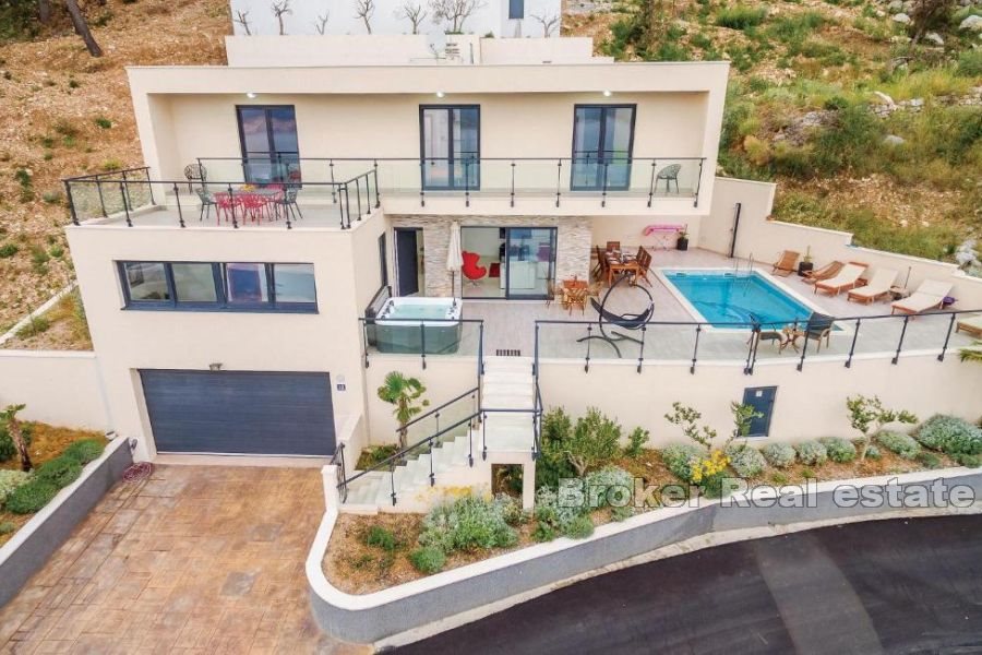 018 2025 74 Omis modern villa with pool and sea view