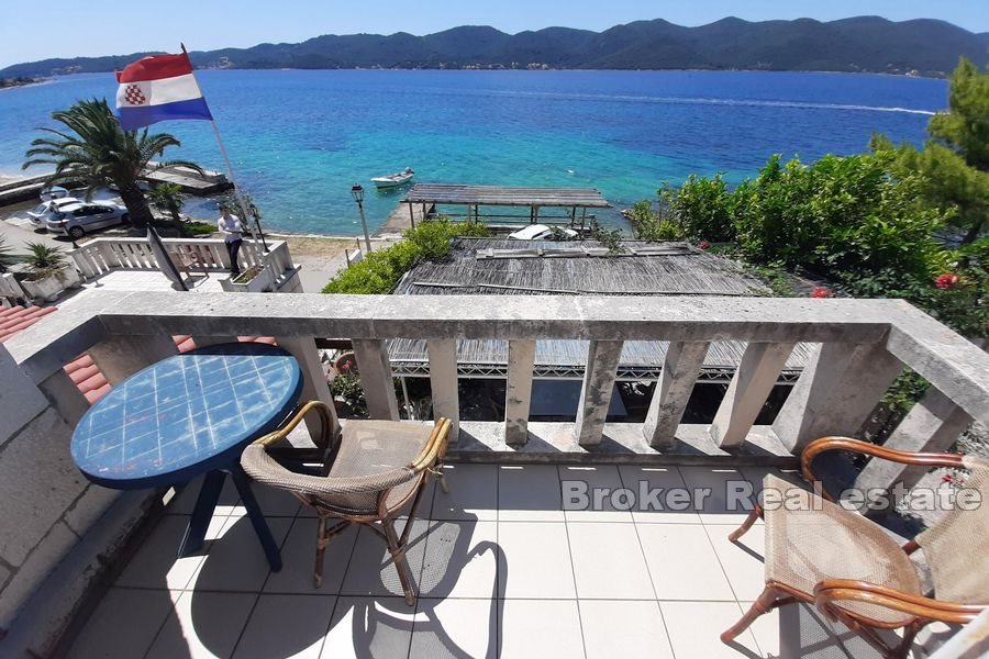 002 2016 462 Stone house first row to the sea Peljesac for sale