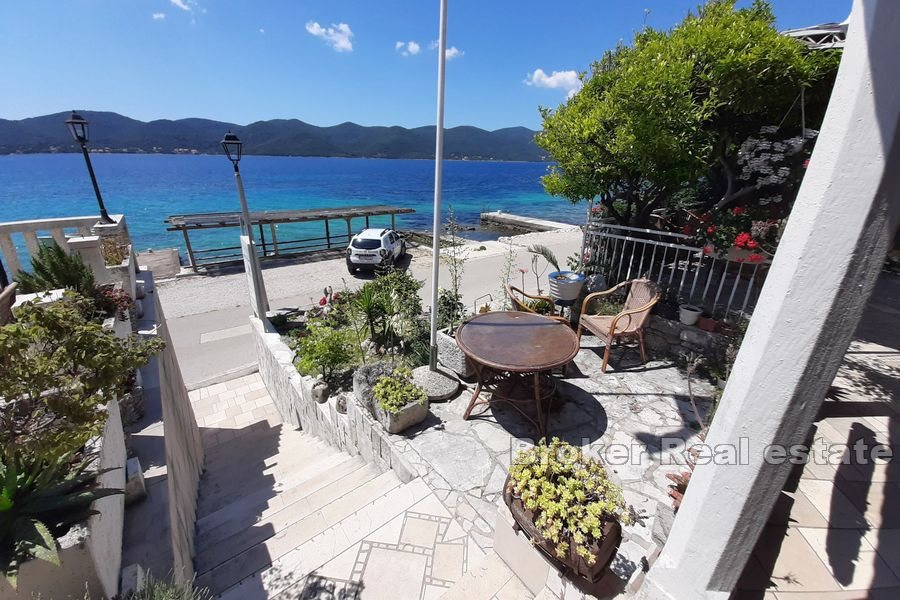 008 2016 462 Stone house first row to the sea Peljesac for sale