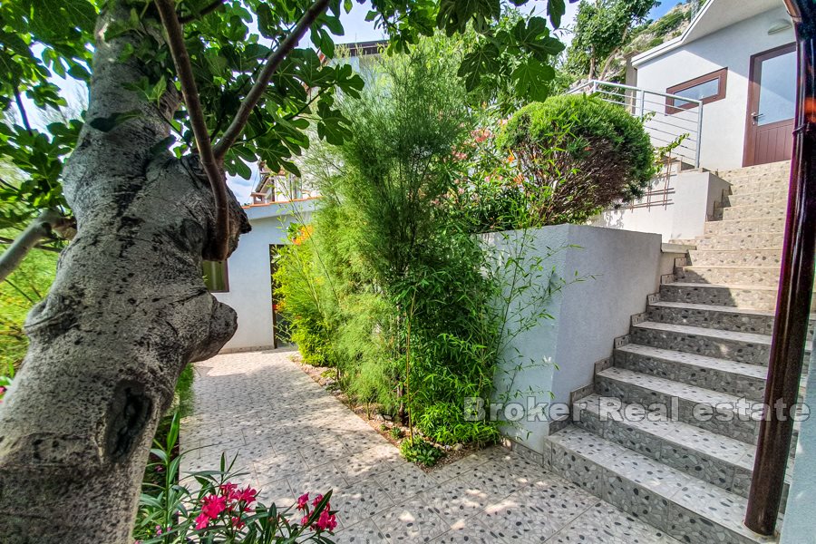 010 2018 162 Zadar house in the first row to the sea for sale