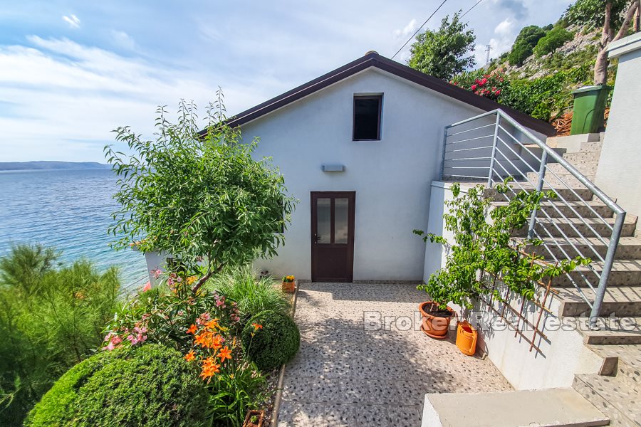 011 2018 162 Zadar house in the first row to the sea for sale