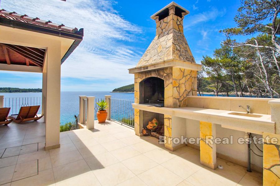 07 2013 114 Korcula first row villa for sale