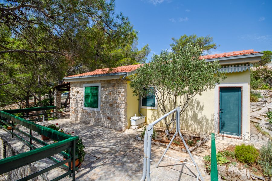 07 2011 92 Brac house seafront for sale