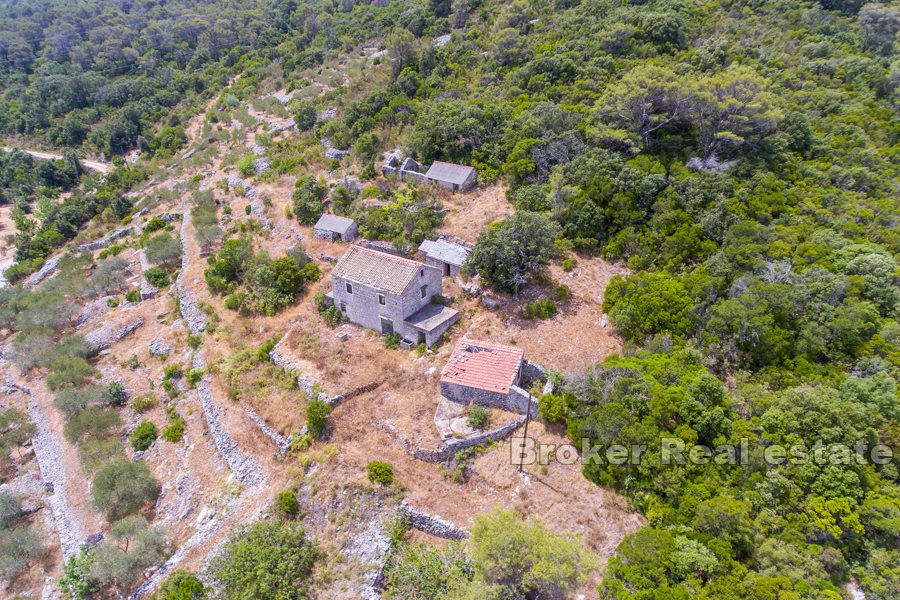 01 2013 116 Vis stone houses for sale