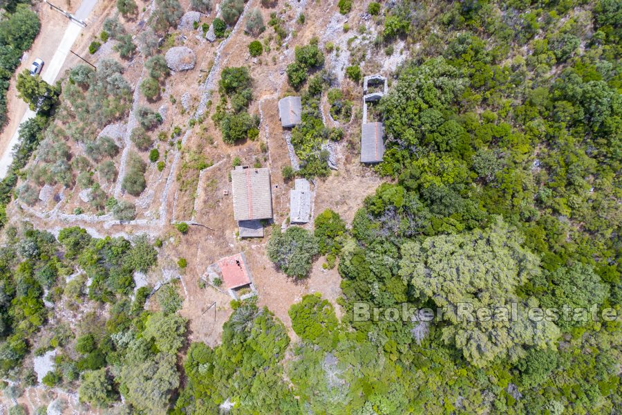 03 2013 116 Vis stone houses for sale