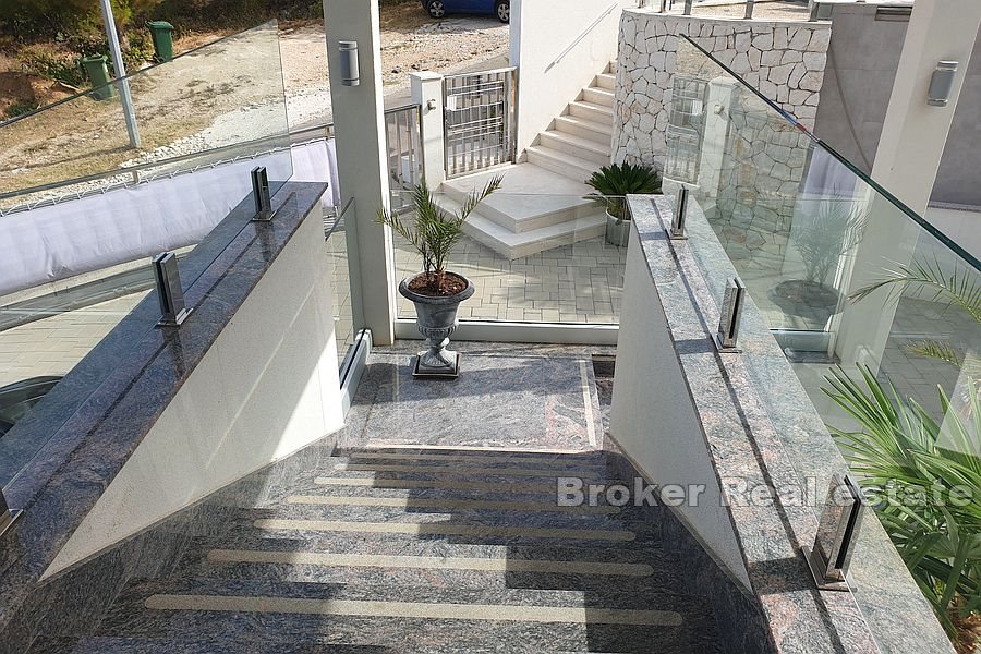 011 2028 03 Newly built villa with sea view in Podstrana for sale