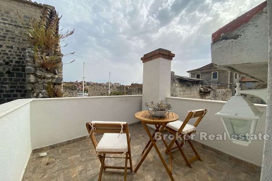 002 2027 32 Trogir autochthonous dalmatian house for sale