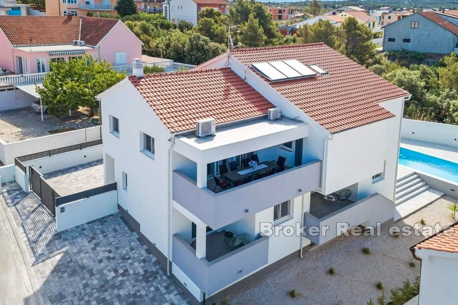 0002 2016 465 House with pool and sea view near Sibenik for sale