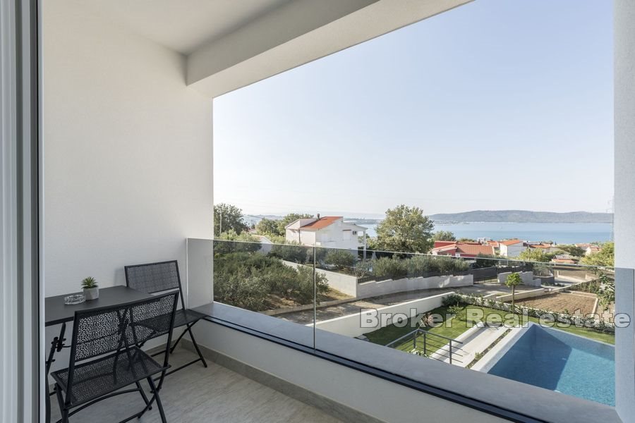 009 2040 09 Kastela villa with pool and sea view for sale