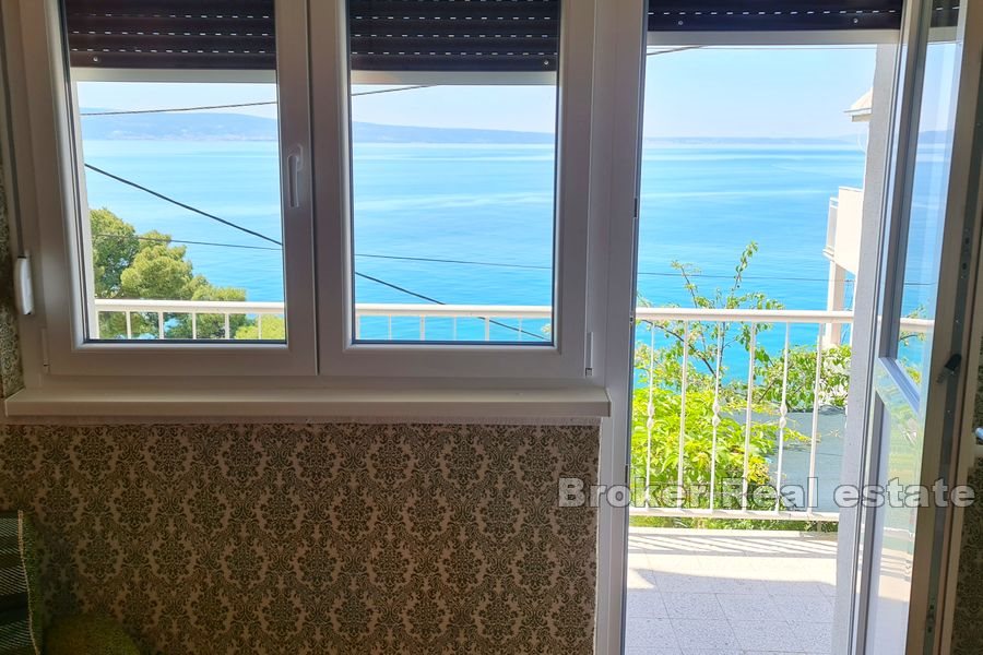 006 5101 30 Omis apartment first row to the sea for sale