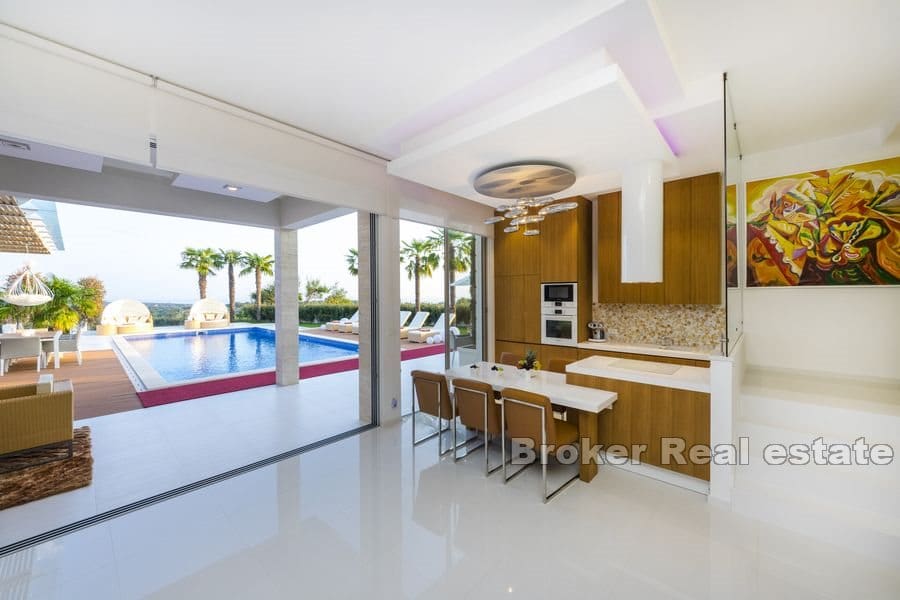 005 2040 22 Pag luxury villa with pool and sea view for sale