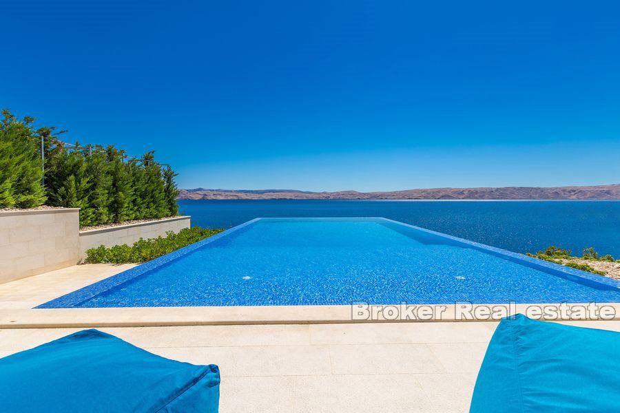 002 2018 198 Zadar house first row to the sea for sale1