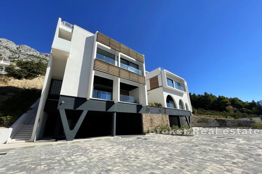 017 2030 37 Omis Villa with pool for sale