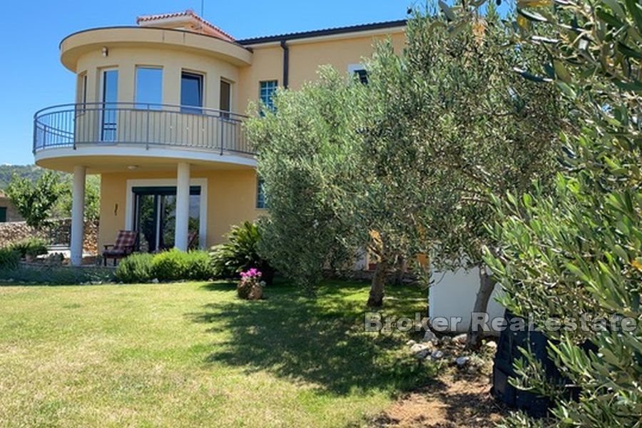 002 2016 523 Ciovo house with sea view for sale