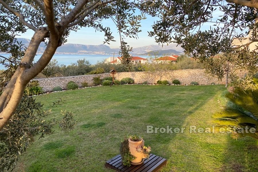 011 2016 523 Ciovo house with sea view for sale