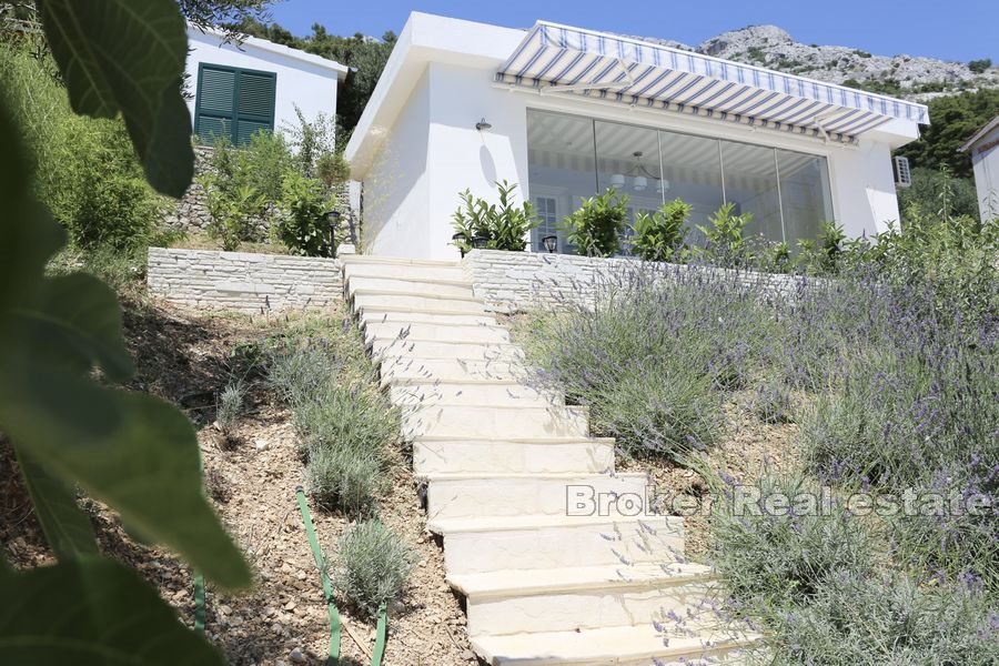 012 5165 30 Omis villa with pool for sale