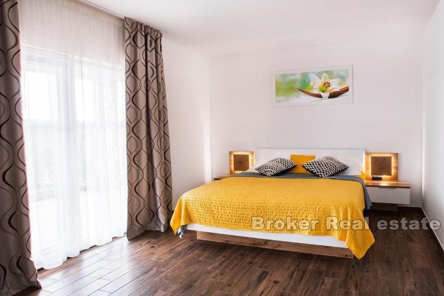 006 1021 07 Krk villa with pool and sea view for sale