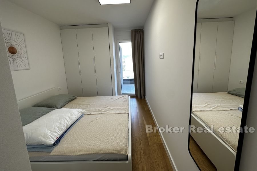 006 2043 79 Split apartment with sea view for rent